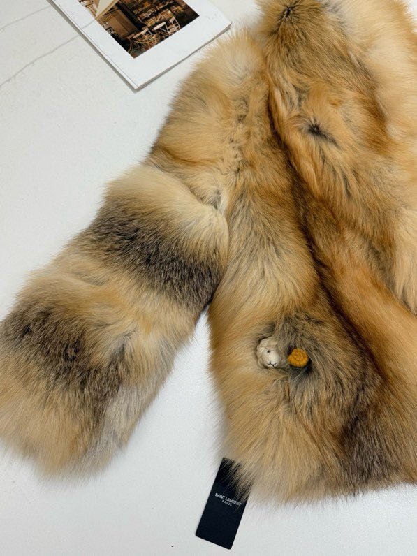 Fur coat of fox fur фото 3