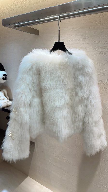 Fur coat of fox fur фото 4