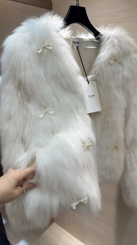 Fur coat of fox fur фото 5