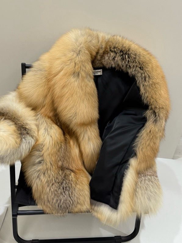 Fur coat of fox fur фото 9