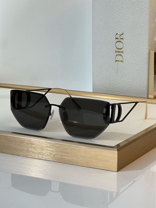 Солнцезащитные очки 30MONTAIGNE B3U фото 4