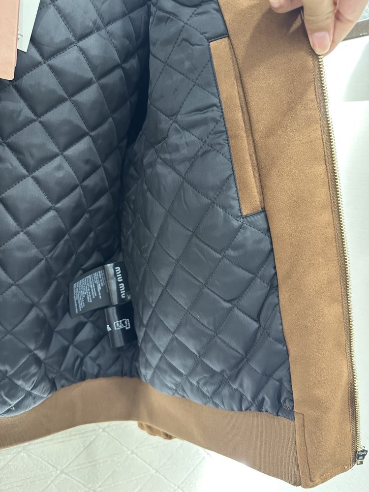 Стеганая куртка зі знімним хутряним коміром фото 8