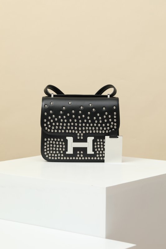 Стильна шкіряна жіноча сумка Constance 19 з глянсовою шкірою BOX