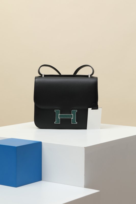 Stylish leather women's a bag Constance 19 touch