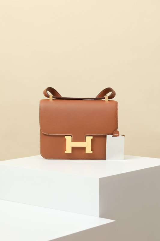 Стильна шкіряна жіноча сумка Constance 23