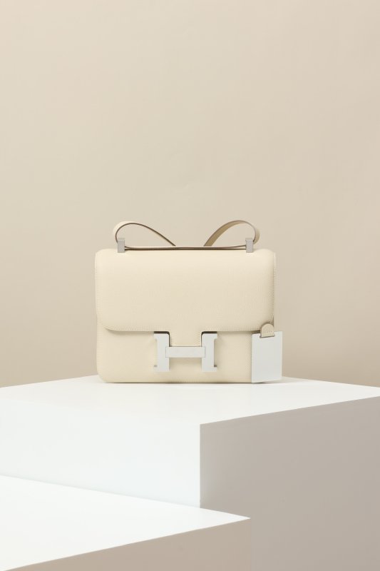 Стильна жіноча сумка Constance 23 з телячої шкіри Epsom