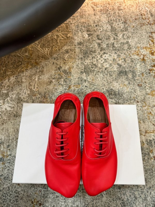 Стильные женские кожаные туфли на шнуровке