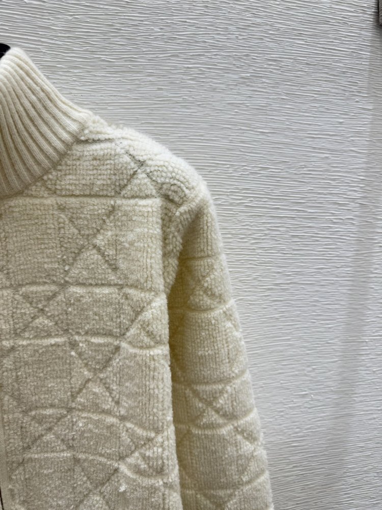 Стильний кардиган з високим коміром фото 5