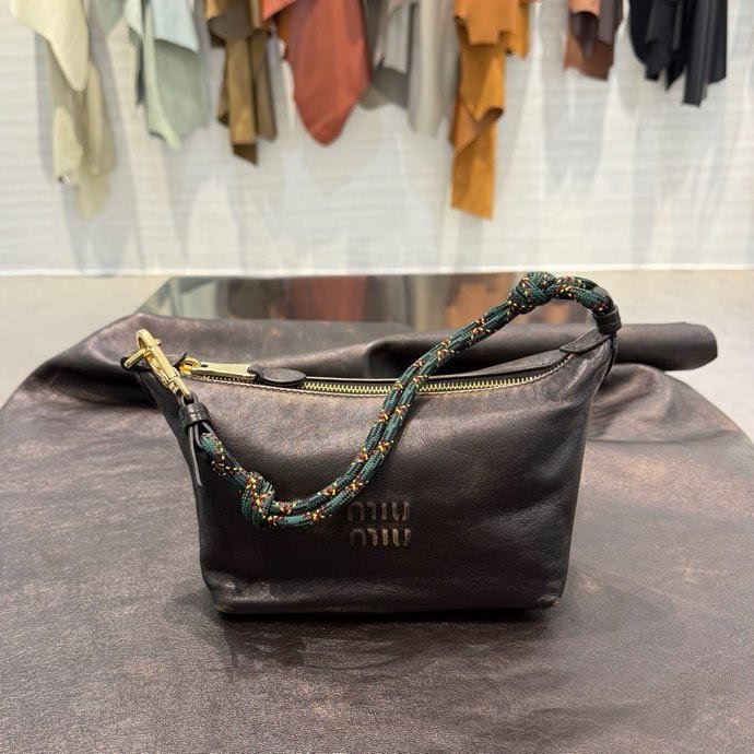 A bag 18 cm leather women's
