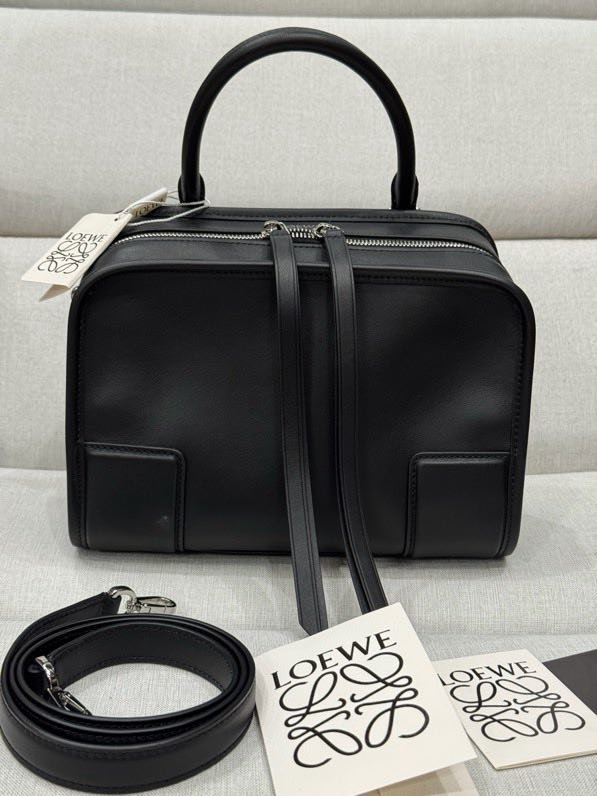 A bag Amazona 18 of soft veal skin