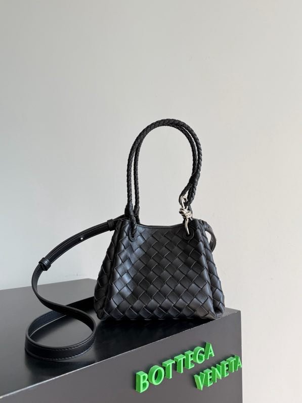 Сумка Andiamo из плетеной кожи 21 см