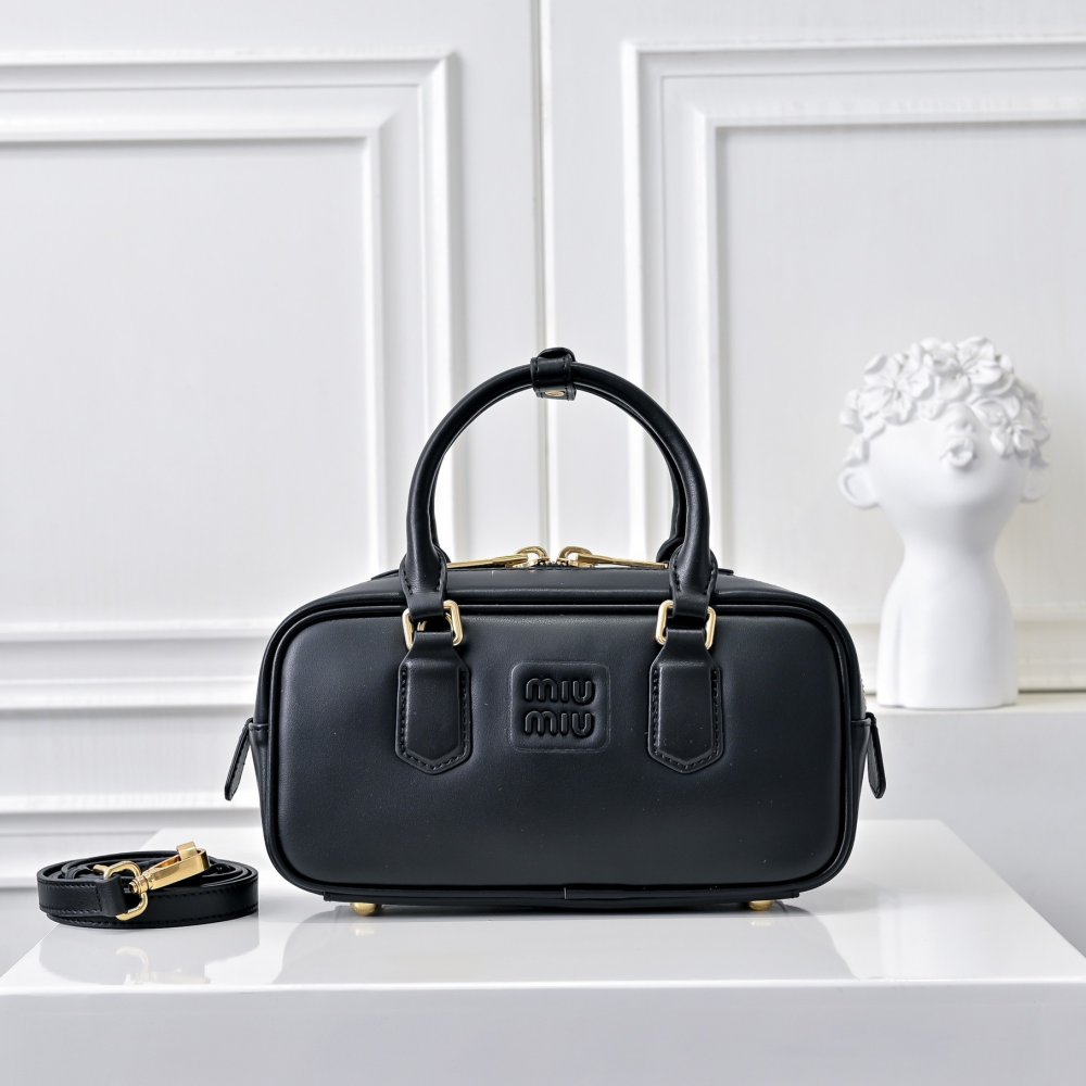 Сумка Arcadie кожаная 22 см