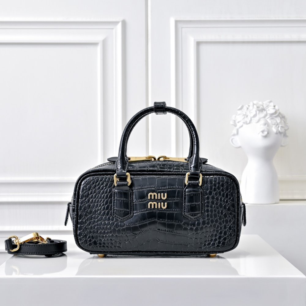 Сумка Arcadie кожаная 22 см