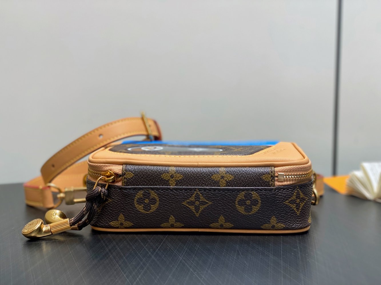 Сумка Baladeur M14062 из кожи Monogram Yellow 19 см фото 4