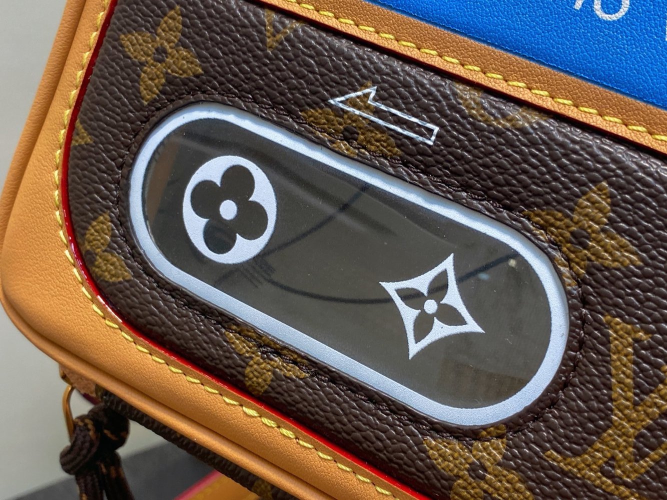 Сумка Baladeur M14062 из кожи Monogram Yellow 19 см фото 7