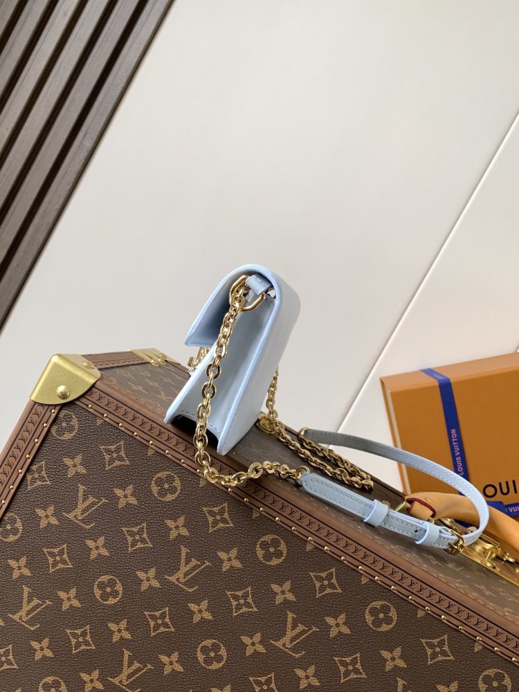 Сумка Bloom на цепочке кожаная  20 см фото 2