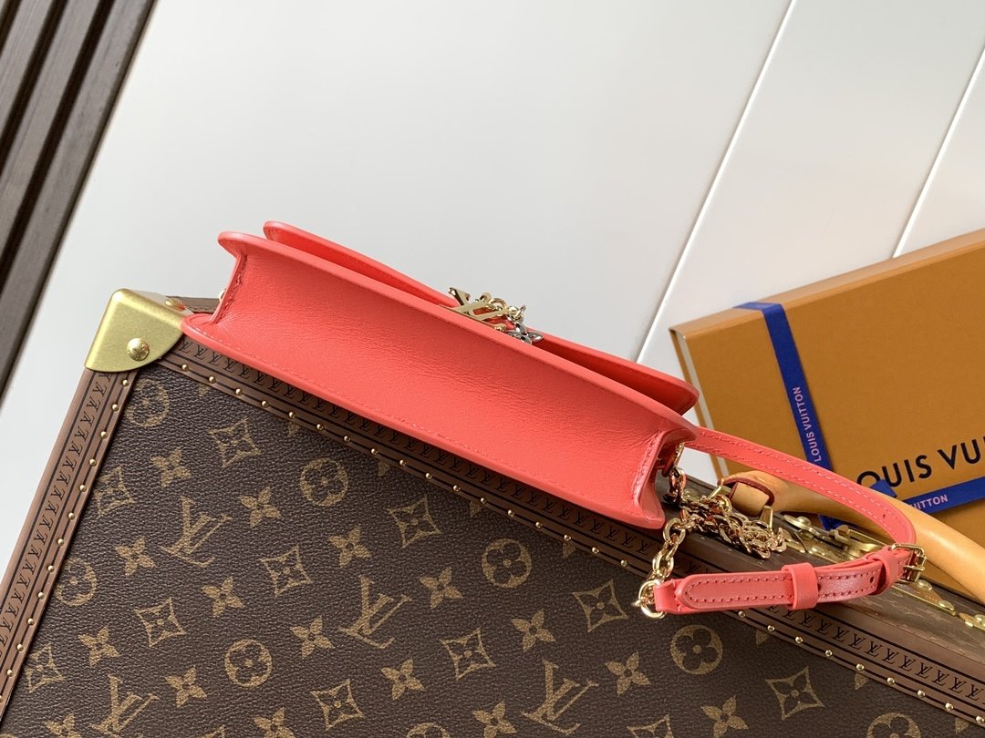 Сумка Bloom на цепочке кожаная  20 см фото 4