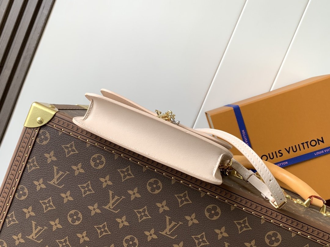 Сумка Bloom на цепочке кожаная  20 см фото 4