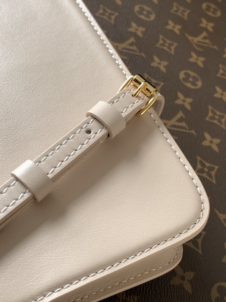 Сумка Bloom на цепочке кожаная  20 см фото 6