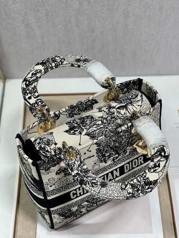 Сумка Book Tote 24 см фото 8