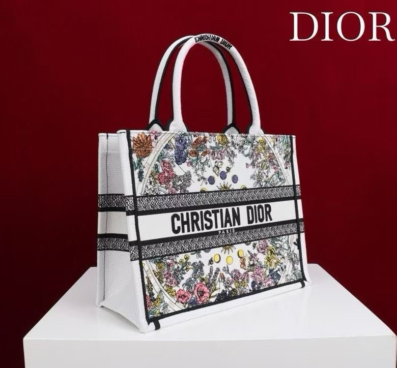 A bag Book Tote 36 cm фото 2