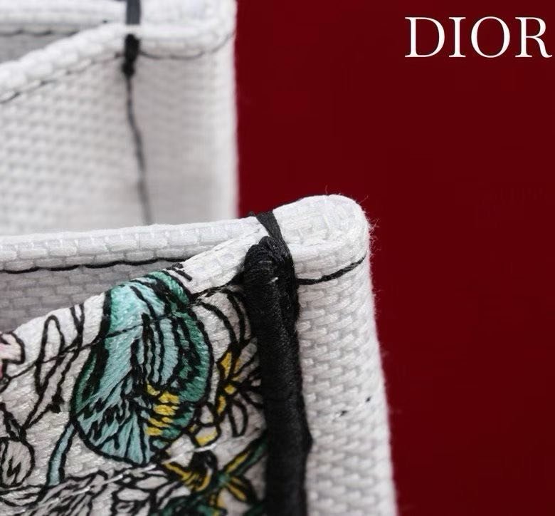 A bag Book Tote 36 cm фото 4