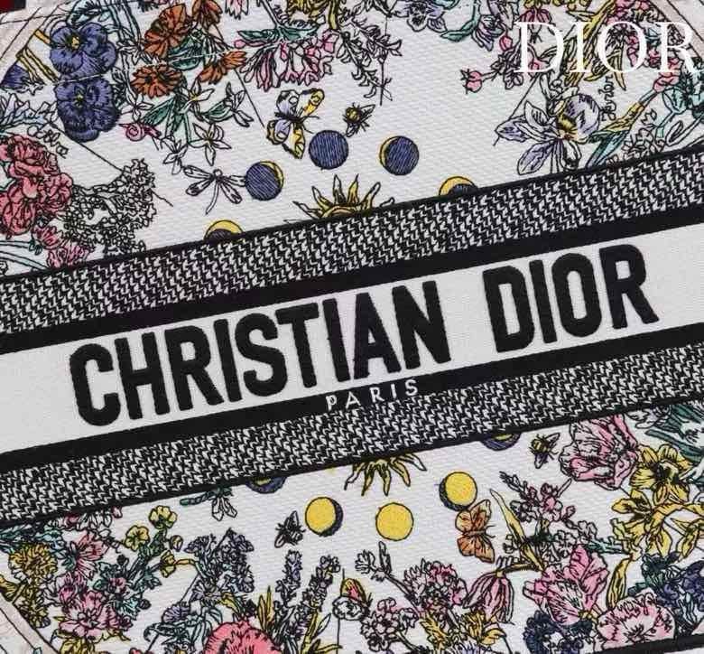 A bag Book Tote 36 cm фото 8