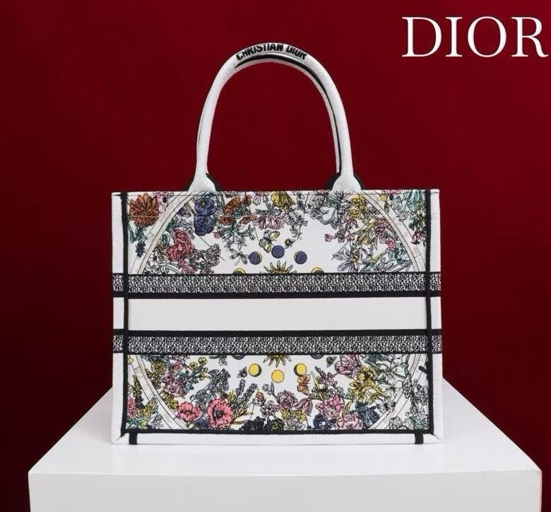 A bag Book Tote 36 cm фото 9