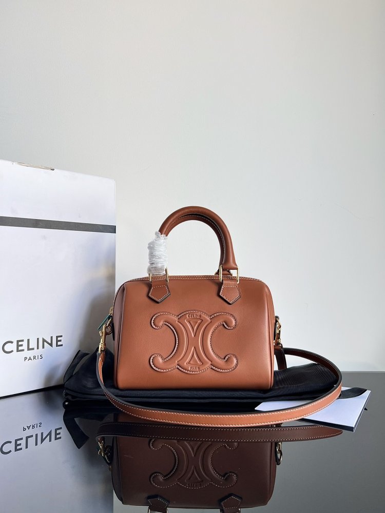 A bag Boston leather 20 cm