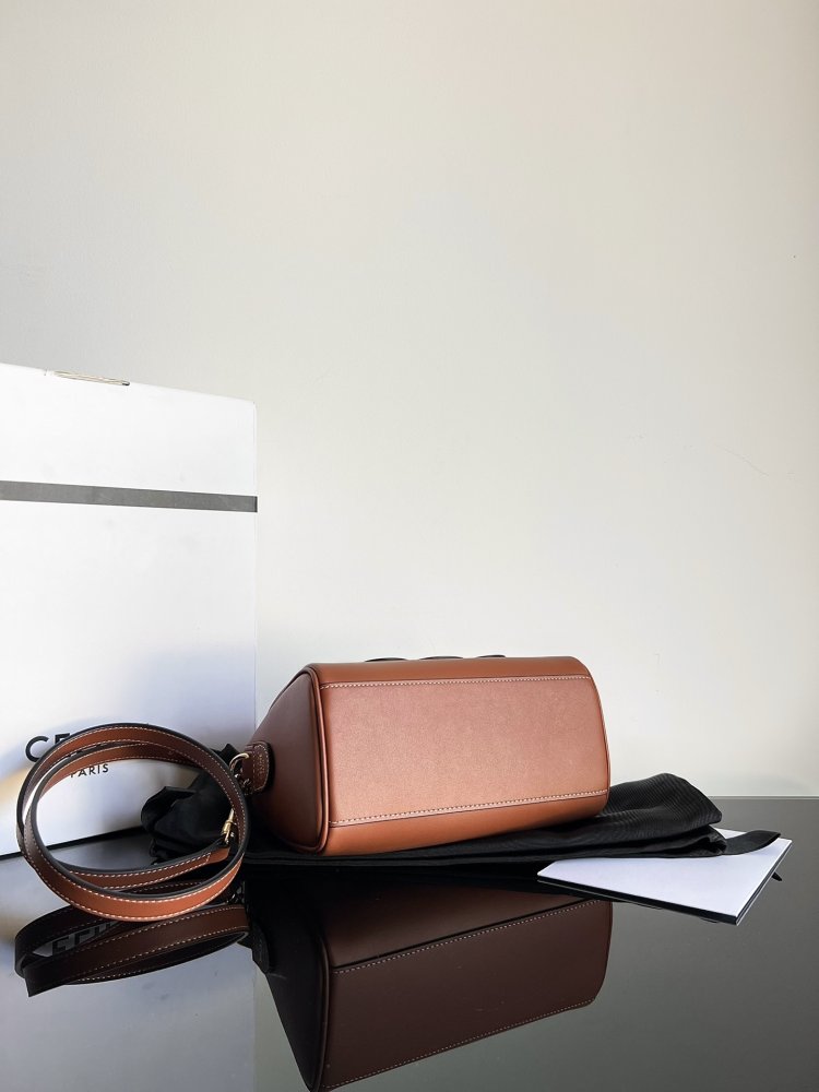 A bag Boston leather 20 cm фото 7