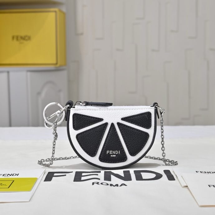 A bag trinket Fendi Lemon