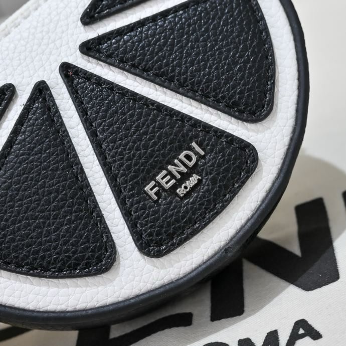 A bag trinket Fendi Lemon фото 3