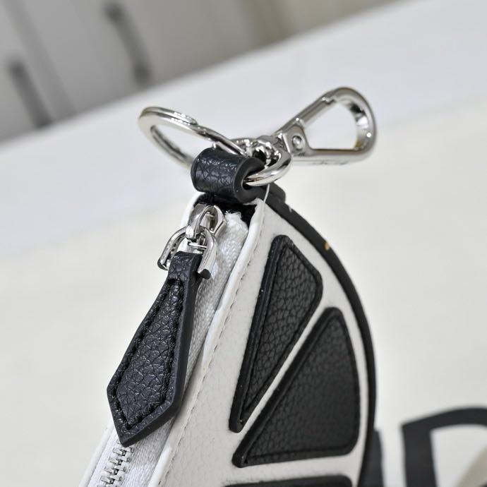 A bag trinket Fendi Lemon фото 5