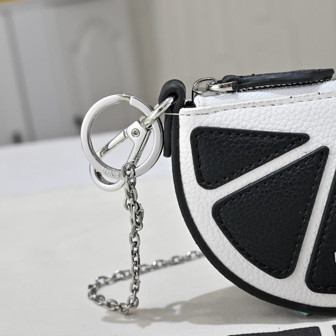 A bag trinket Fendi Lemon фото 6