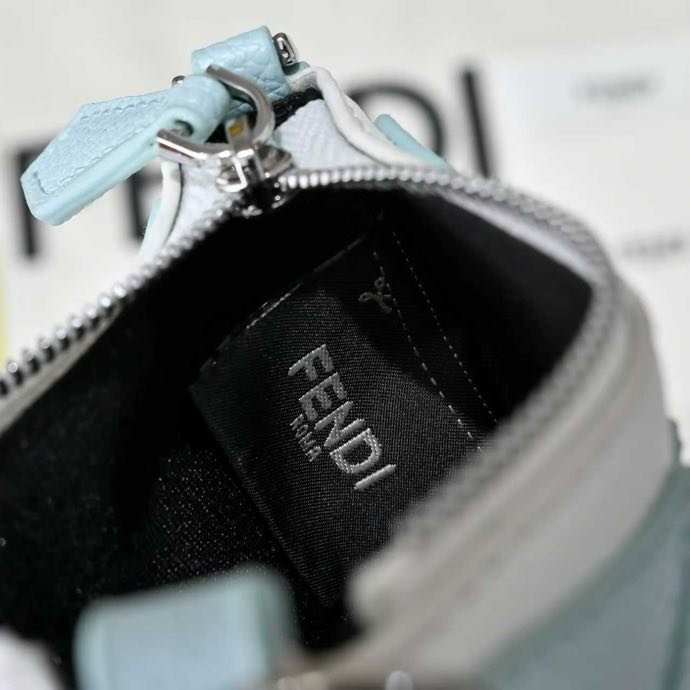 A bag trinket Fendi Lemon фото 7