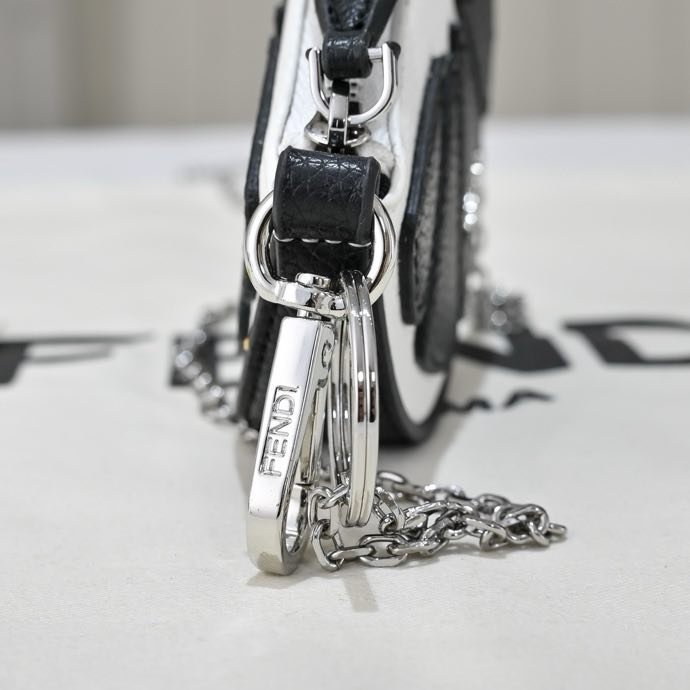 A bag trinket Fendi Lemon фото 7