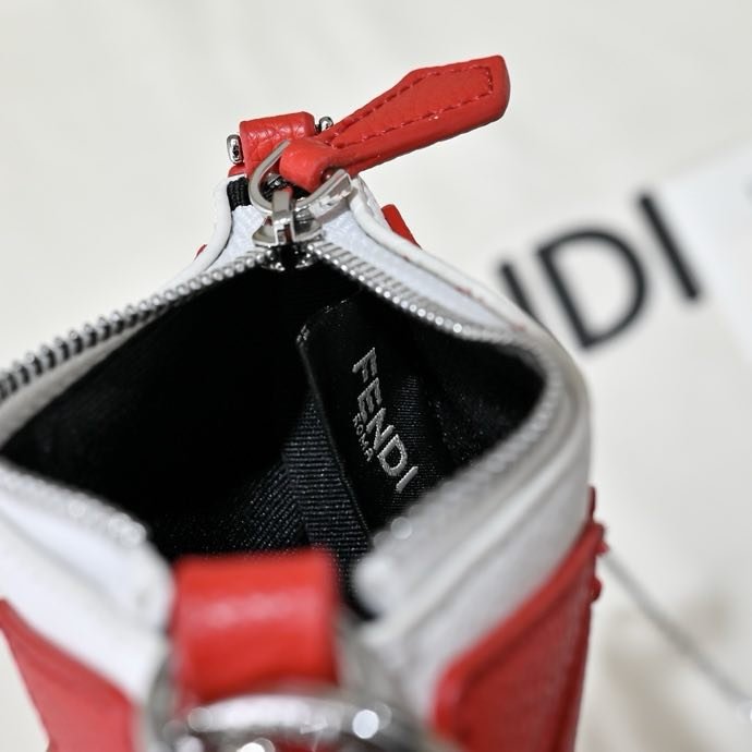 A bag trinket Fendi Lemon фото 8