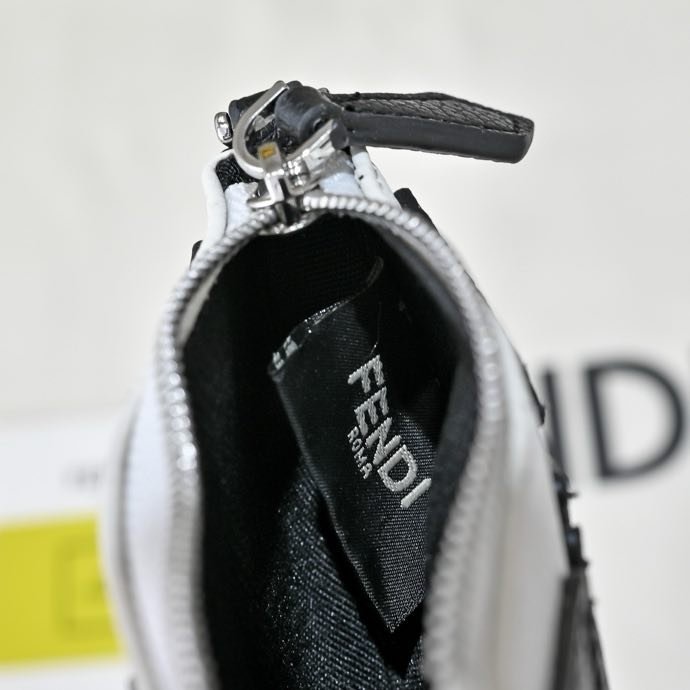 A bag trinket Fendi Lemon фото 8