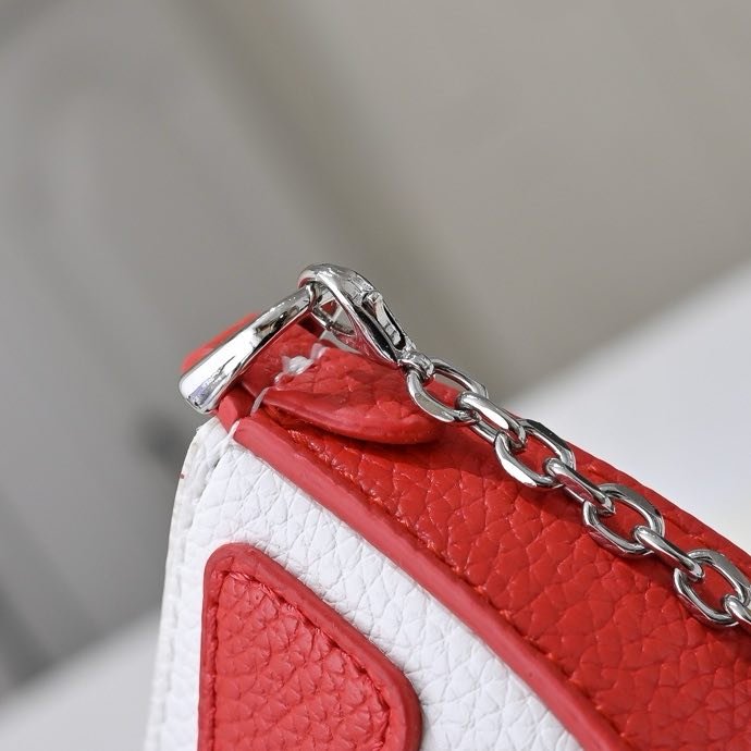 A bag trinket Fendi Lemon фото 9