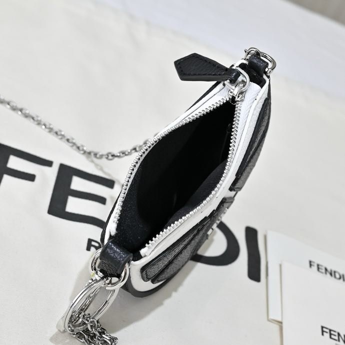 A bag trinket Fendi Lemon фото 9