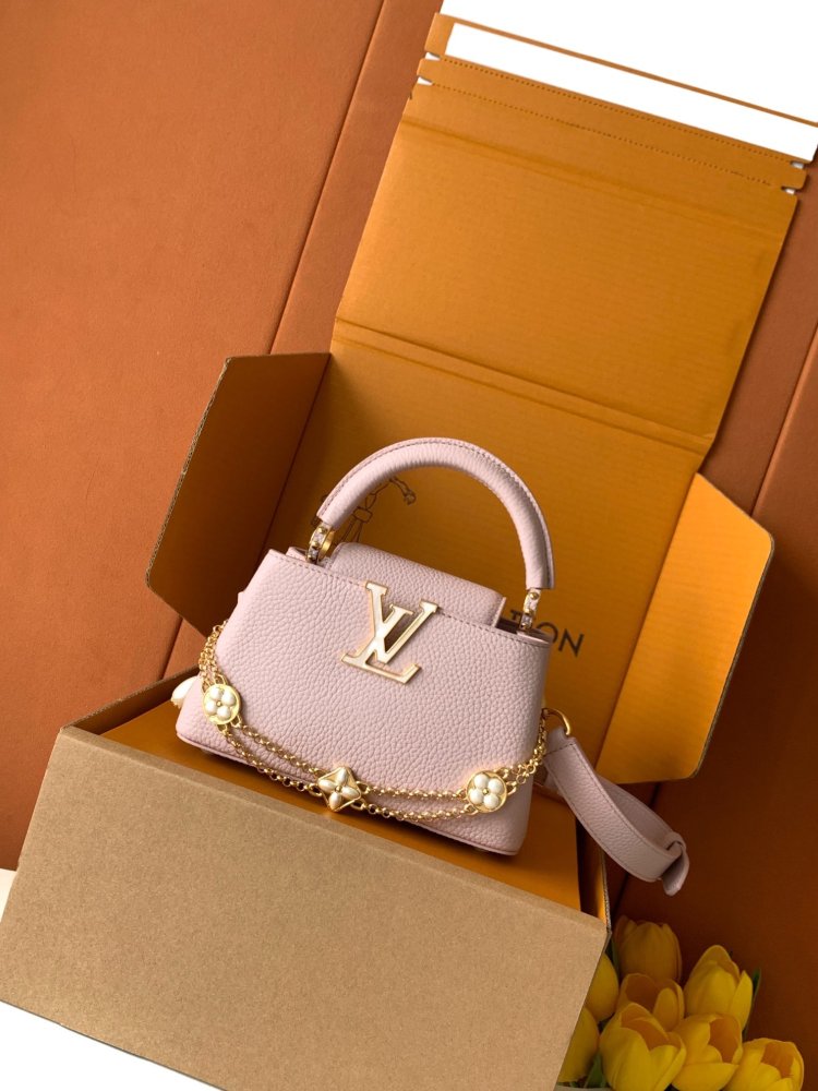 Сумка Capucines 21 см