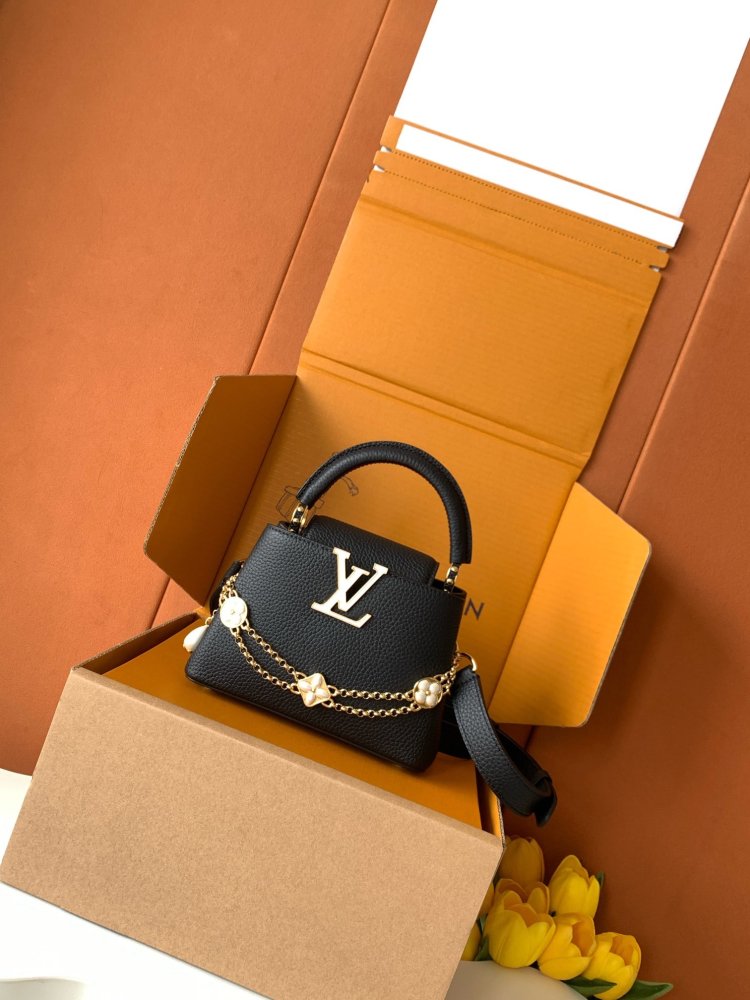 Сумка Capucines 21 см