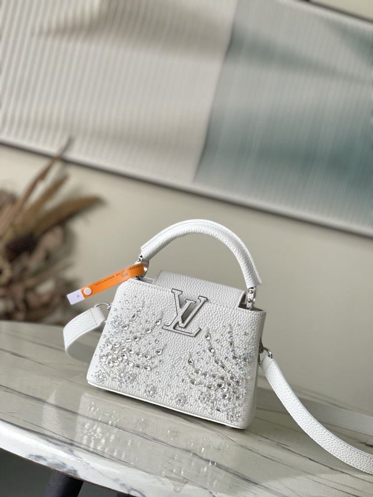 Сумка Capucines 21 см