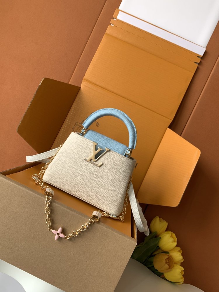 Сумка Capucines 21 см