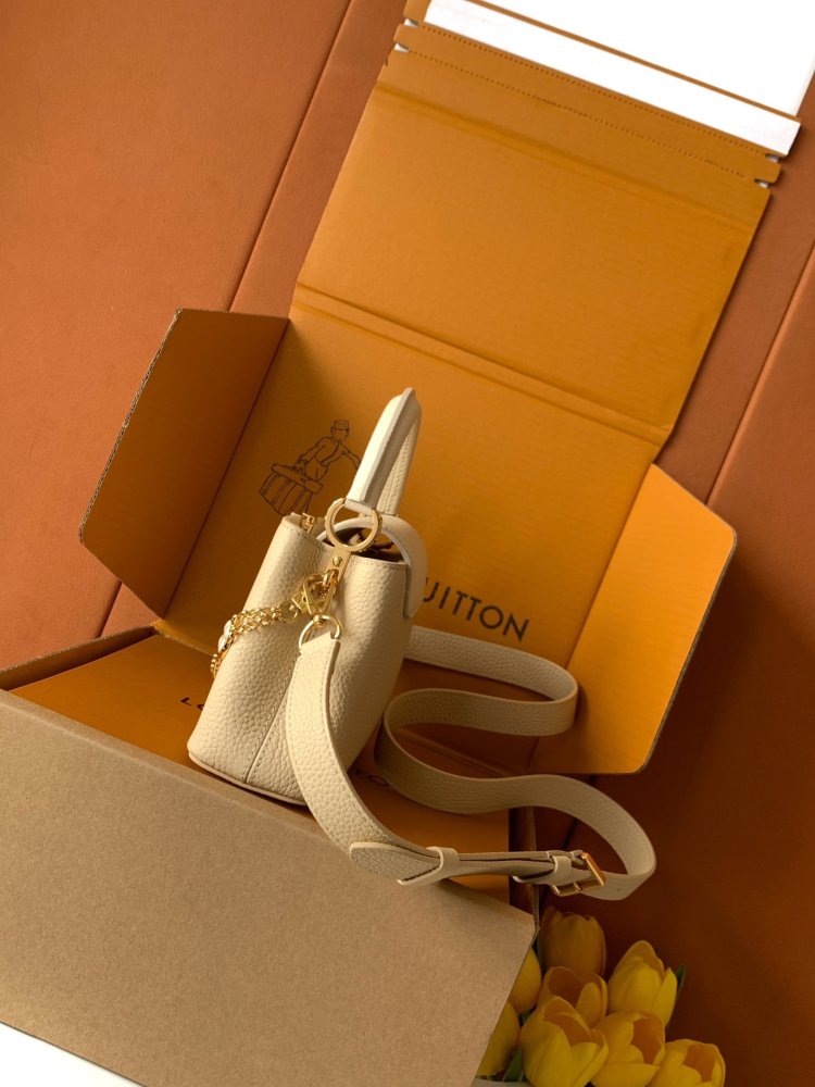 Сумка Capucines 21 см фото 3