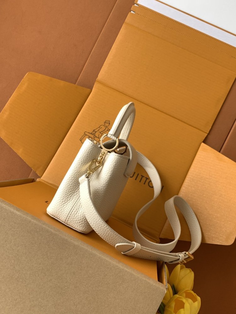 A bag Capucines 21 cm фото 3