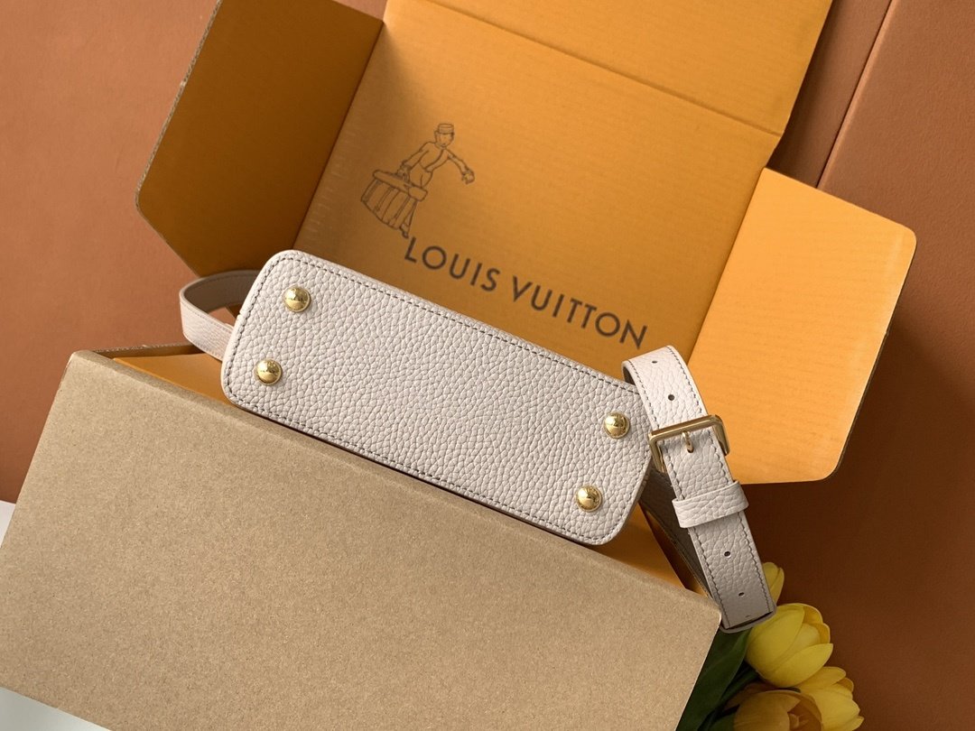 A bag Capucines 21 cm фото 5