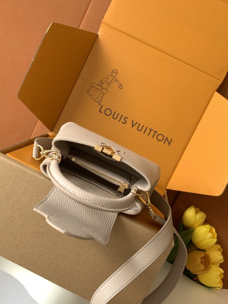 A bag Capucines 21 cm фото 7