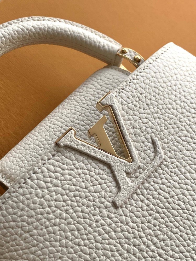 A bag Capucines 21 cm фото 9