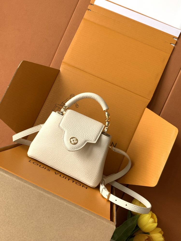 Сумка Capucines BB 21 см фото 2